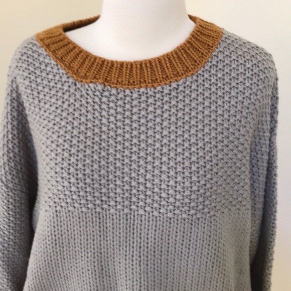 NEW! Elodie Medium grey combo knit crew sweater - Picture 2 of 8